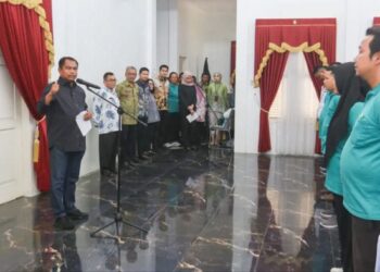 Bupati dan Wakil Bupati Sergai melepas panitia pemotongan hewan kurban yang akan melaksanakan tugasnya di setiap kecamatan se-Kabupaten Sergai.