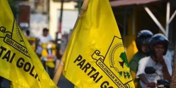 Kata Jusuf Hamka Soal Aktor Dibalik Mundurnya Ketum Golkar Airlangga 1 Bendera Partai Golkar.