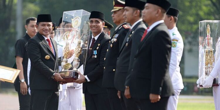 Medan Johor Dinobatkan Jadi Kecamatan Terbaik I di Sumut 1 Penyerahan tunggul Kecamatan Terbaik Tingkat Provinsi Sumut Kategori Kota tahun 2023, di Lapangan Benteng Medan.