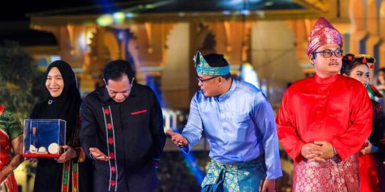 Resmi Ditutup, Gelar Melayu Serumpun Pukau Ribuan Pengunjung 1 Penutupan Gelar Melayu Serumpun ke-7 yang digelar Pemko Medan di Istana Maimun.