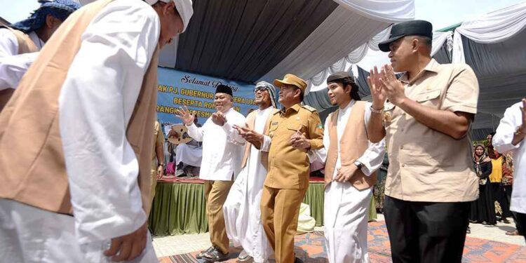 Pj Gubsu Resmikan Masjid Basyariah Langkat 1 Pj Gubsu, Hassanudin, meresmikan Masjid Basyariah, di Desa Seilimbat, Kecamatan Selesai, Kabupaten Langkat.