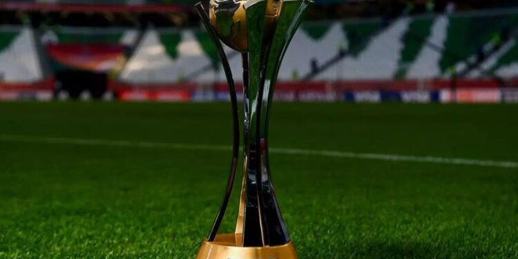 Sempat Menolak, Real Madrid Pastikan Ikut Piala Dunia Antarklub 2025 1 Trofi Piala Dunia Antarklub.