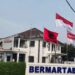 Bendera PDIP dan Hanura berkibar di Posko Pemenangan Edy Rahmayadi di Medan.