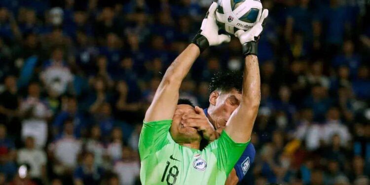Kiper Singapura, Hassan Sunny.