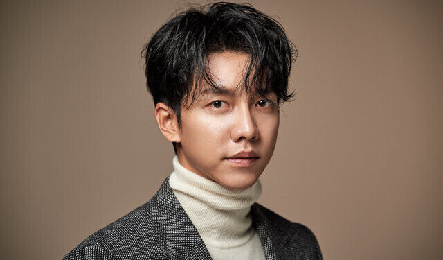 Lee Seung Gi Rayakan Debut 20 Tahun dengan Fan Meeting Bertajuk '7300+' 1 Lee Seung Gi