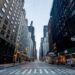 Suasana 6th Avenue di Kota New York.