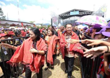 Pj Gubernur Sumut, Agus Fatoni, di pembukaan Pesta Iman Anak dan Remaja (Piara) GBKP 2024 di Retreat Centre Taman Jubelium, Desa Suka Makmur, Deli Serdang, Selasa (2/7/2024).