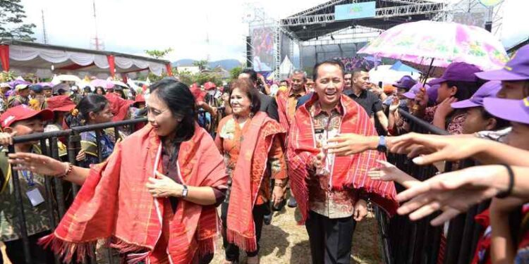 Pj Gubsu Hadiri Piara GBKP 2024, Tekankan Pentingnya Iman, Ilmu dan Karakter Anak 1 Pj Gubernur Sumut, Agus Fatoni, di pembukaan Pesta Iman Anak dan Remaja (Piara) GBKP 2024 di Retreat Centre Taman Jubelium, Desa Suka Makmur, Deli Serdang, Selasa (2/7/2024).
