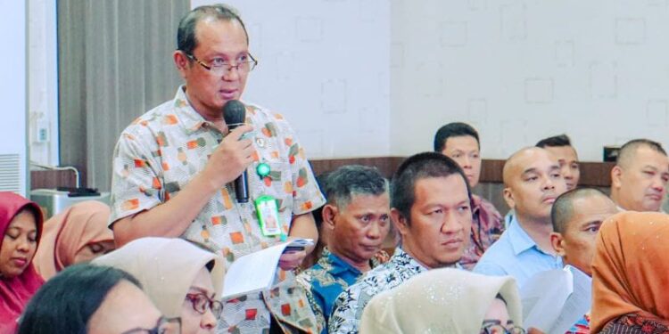 Meriahkan HUT RI, Camat Diharapkan Imbau Warga Medan Hiasi Kantor dan Rumah 1 Rapat Peringatan HUT ke-79 Kemerdekaan RI, Kamis (25/7/2024) di Ruang Rapat III, Kantor Wali Kota Medan.