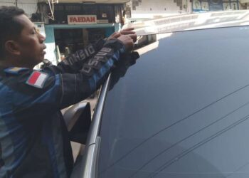 Sebanyak 1.093 stiker habis terjual di hari pertama penerapan parkir berlangganan Kota Medan.