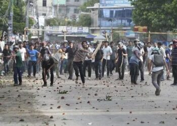 Situasi unjuk rasa yang diwarnai kerusuhan di Bangladesh.