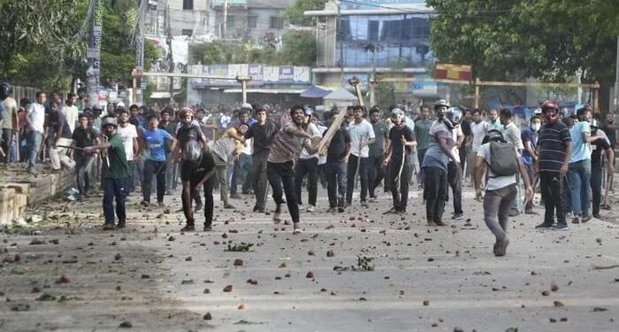 Korban Tewas Aksi Protes di Bangladesh Bertambah Jadi 39 Orang 1 Situasi unjuk rasa yang diwarnai kerusuhan di Bangladesh.