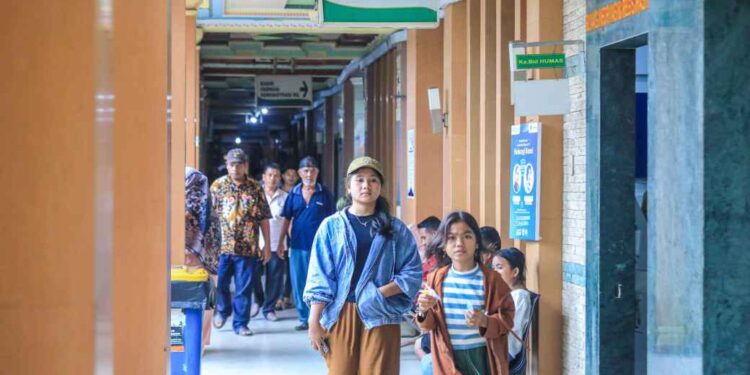 Warga Kurang Mampu di Medan Rasakan Manfaat Program UHC JKMB 1 Pasien yang berobat menggunakan Program Universal Health Coverage (UHC) Jaminan Kesehatan Medan Berkah (JKMB).