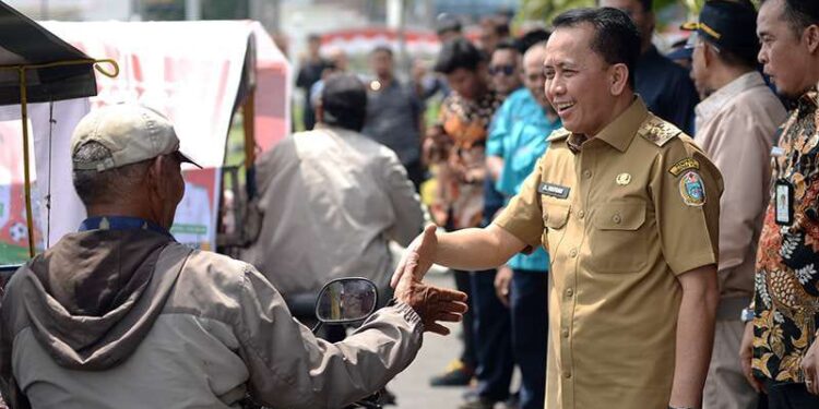 550 Becak Motor Jadi Duta PON 2024, Perkuat Promosi Dan Sosialisasi 1 Pj Gubernur Sumut), Agus Fatoni melepas sedikitnya 550 becak untuk memperkuat promosi PON XXI tahun 2024.