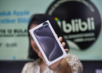 Blibli Store DeliPark Mall Medan yang menyediakan produk-produk Apple orisinal dengan perlindungan lengkap.