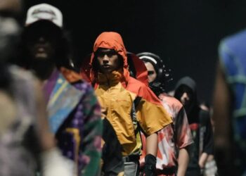 Brand streetwear asal Bali, Future Loundry, mempersembahkan koleksi Deepscroll Healing pada malam terakhir JF3 Fashion Festival 2024 di Salsa Fashion Tent, Summarecon Mall Serpong.