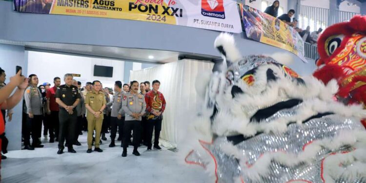 Harapan Pj Gubsu untuk PON di Kejuaraan Wushu Sanda Masters 2024 1 Pj Gubsu Agus Fatoni hadiri Kejuaraan Wushu Sanda Masters 2024.