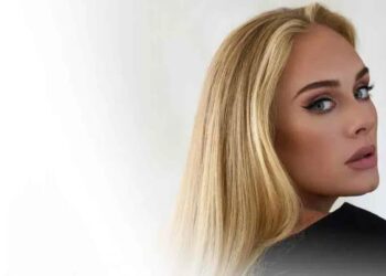 Penyanyi asal Inggris, Adele.