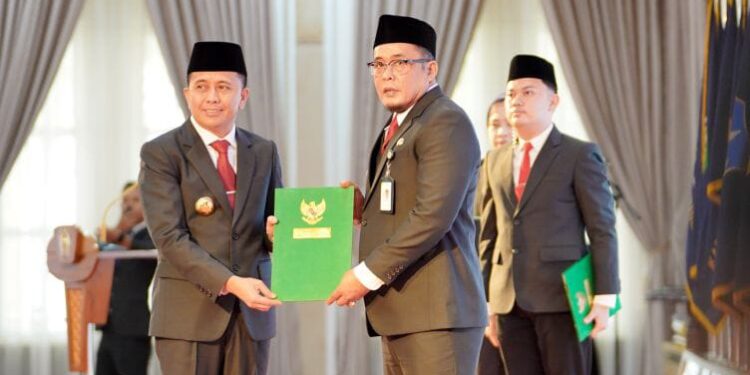 Wakil Wali Kota Medan, H. Aulia Rachman ditunjuk sebagai Pelaksana Tugas (Plt) Wali Kota Medan.