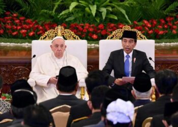 Presiden Jokowi menyambut kunjungan Pemimpin Gereja Katolik Dunia sekaligus Kepala Negara Vatikan, Yang Teramat Mulia Sri Paus Fransiskus di Istana Negara, Jakarta, Rabu (4/9/2024).