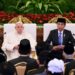 Presiden Jokowi menyambut kunjungan Pemimpin Gereja Katolik Dunia sekaligus Kepala Negara Vatikan, Yang Teramat Mulia Sri Paus Fransiskus di Istana Negara, Jakarta, Rabu (4/9/2024).