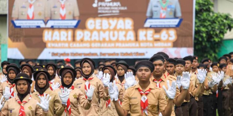 Gerakan Pramuka Kwarcab Kota Medan Pecahkan Rekor MURI Dunia 1 Gebyar Hari Pramuka ke-63 tingkat Kota Medan yang digelar di Lapangan Sejati, Kecamatan Medan Johor, Senin (23/9/2024).