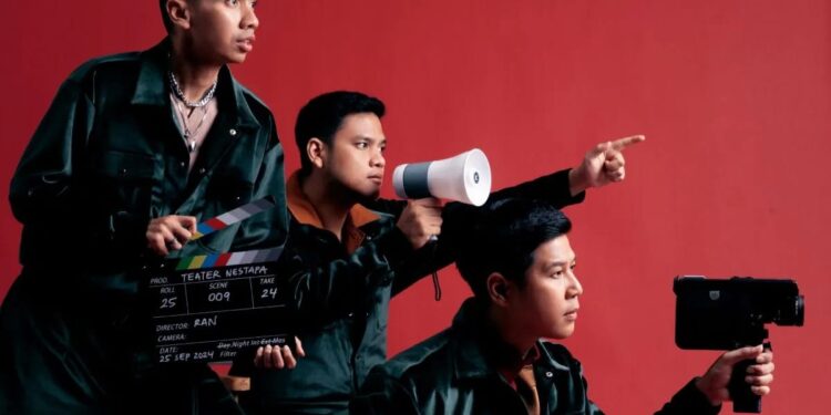 Rayi, Asta, dan Nino dari grup musik RAN.