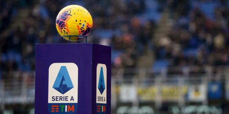 Napoli pimpin Serie A.