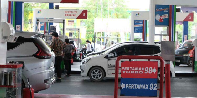Pertamax Series dan Dex Series di Sumut Turun, Cek Harga Terbarunya! 1 PT Pertamina Patra Niaga melakukan penyesuaian berkala untuk harga BBM non-subsidi bulan Oktober 2024.