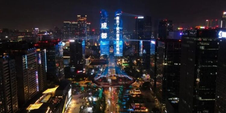 Idemitsu Kosan Bakal Genjot Investasi di Chengdu 1 Kota Chengdu saat malam hari.