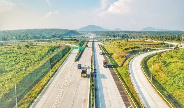 Simpang susun strategis di ruas Jalan Tol Trans Sumatra untuk peningkatan akses dan konektivitas bagi wilayah sekitarnya.
