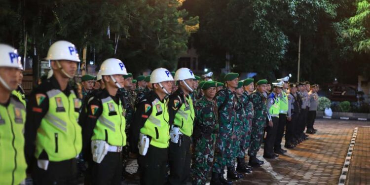 Pemko Medan, Bawaslu dan KPU Mulai Tertibkan APK di Masa Tenang Pilkada 1 Apel Tim gabungan penertiban Alat Peraga Kampanye (APK) di masa tenang jelang Pemilihan Kepala Daerah Serentak Tahun 2024.
