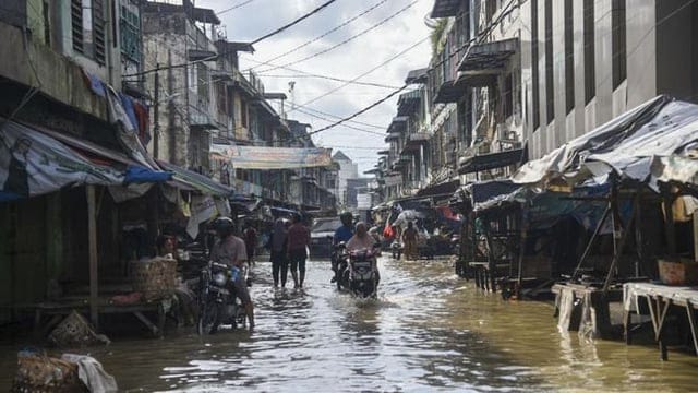 Hari Pemungutan Suara, Pj Gubsu dan Forkopimda Tinjau TPS dan Banjir 1 Banjir di Medan.