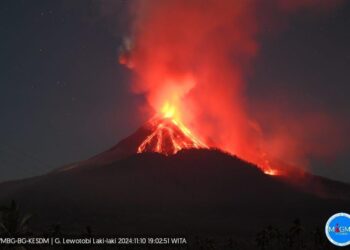 Gunung Lewotobi Laki-laki, Flores Timur, Nusa Tenggara Timur (NTT).