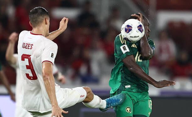Justin Hubner dihukum kartu merah saat Indonesia vs Arab Saudi.