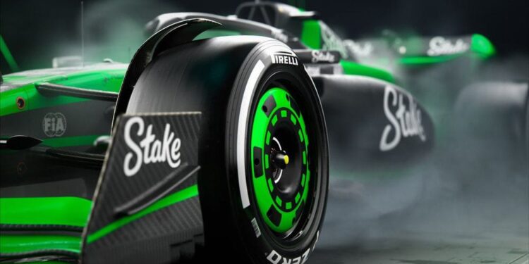 Tampilan mobil C44 dari Stake F1 Team Kick Sauber.