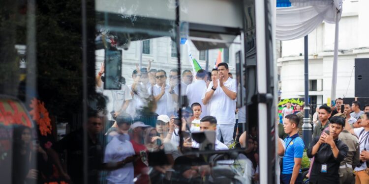 Sebanyak 60 unit bus listrik baru yang merupakan program Mastran BRT BTS secara resmi di luncurkan Wali Kota Medan, Bobby Nasution di seputaran lapangan Merdeka, Minggu (24/11/24).
