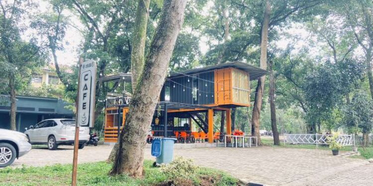 Pesona Taman Cadika Pasca Revitalisasi 1 Suasana di Taman Cadika.