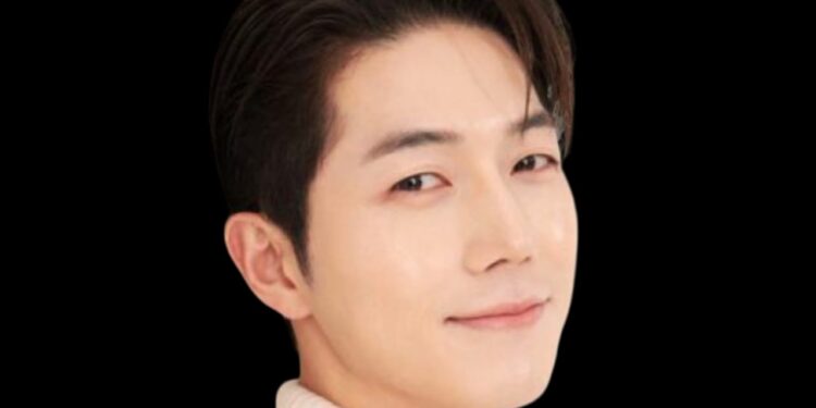 Aktor Park Min-jae.