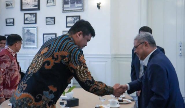 Wali Kota Medan, Bobby Nasution menerima kunjungan silaturahmi Datuk Bandar Ipoh Rumaizi, Kamis (9/1/2025) di Heritage Room Hotel Grand City Hall.