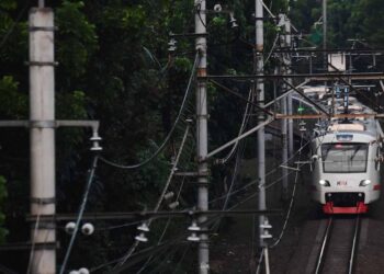 Kereta Api (KA) Bandara.