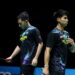 Pebulu tangkis ganda putra Indonesia Sabar Karyaman Gutama/Muhammad Reza Pahlevi saat menghadapi ganda Inggris Ben Lane/Sean Vendy di babak 16 besar Malaysia Terbuka 2025 di Axiata Arena, Kuala Lumpur, Kamis (9/1/2025).