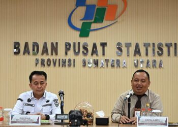 Kepala BPS Sumut, Asim Saputra dan Pj Gubernur Sumut, Agus Fatoni dalam pemaparan Tingkat Kemiskinan Provinsi Sumut.