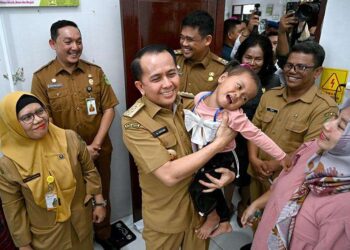 Pj Gubsu, Agus Fatoni, meluncurkan gerakan serentak pemeriksaan kesehatan gratis se-Sumut.