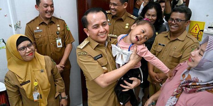 Pj Gubsu Luncurkan Gerakan Serentak Pemeriksaan Kesehatan Gratis se-Sumut 1 Pj Gubsu, Agus Fatoni, meluncurkan gerakan serentak pemeriksaan kesehatan gratis se-Sumut.