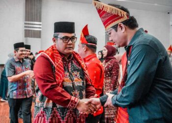 Pelantikan dan pengambilan sumpah/janji 54 Pejabat Fungsional, Jumat (14/2/2025), di Ruang Rapat III Kantor Wali Kota.