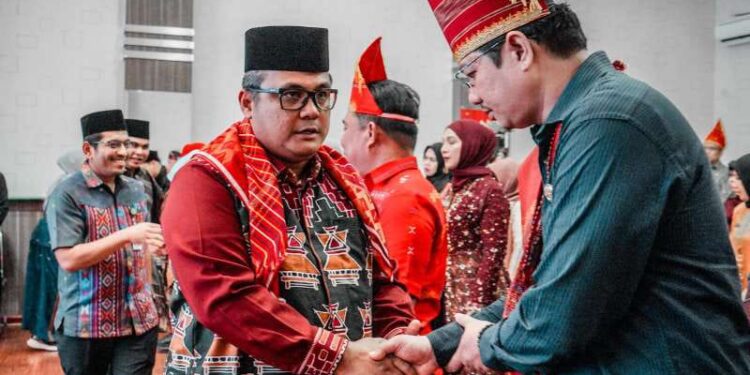 54 Pejabat Fungsional Pemko Medan Dilantik 1 Pelantikan dan pengambilan sumpah/janji 54 Pejabat Fungsional, Jumat (14/2/2025), di Ruang Rapat III Kantor Wali Kota.