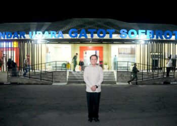 Peresmian penerbangan domestik perdana dengan rute Bandara Halim Perdanakusuma (Jakarta) - Bandara Gatot Soebroto (Way Kanan) PP.