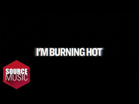 LE SSERAFIM Umumkan Comeback Lewat Mini Album HOT 1 Teaser video yang baru dirilis LE SSERAFIM berjudul I'M BURNING HOT