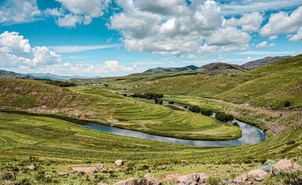Berada di Benua Afrika, Ini Negara Tertinggi di Dunia 1 Tikungan Tapal Kuda Sungai Maletsunyane, Lesotho.